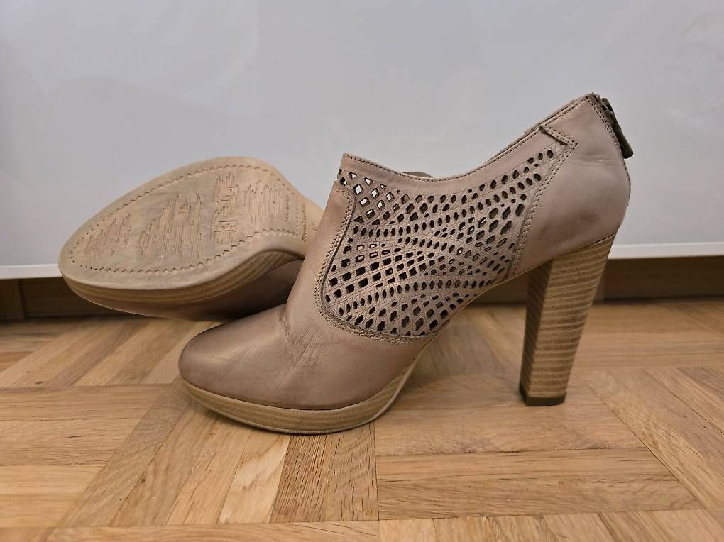 Damenschuhe: Bottines en cuir Nero Giardini beige – Gebraucht aus Genève von cec_d6pg 1