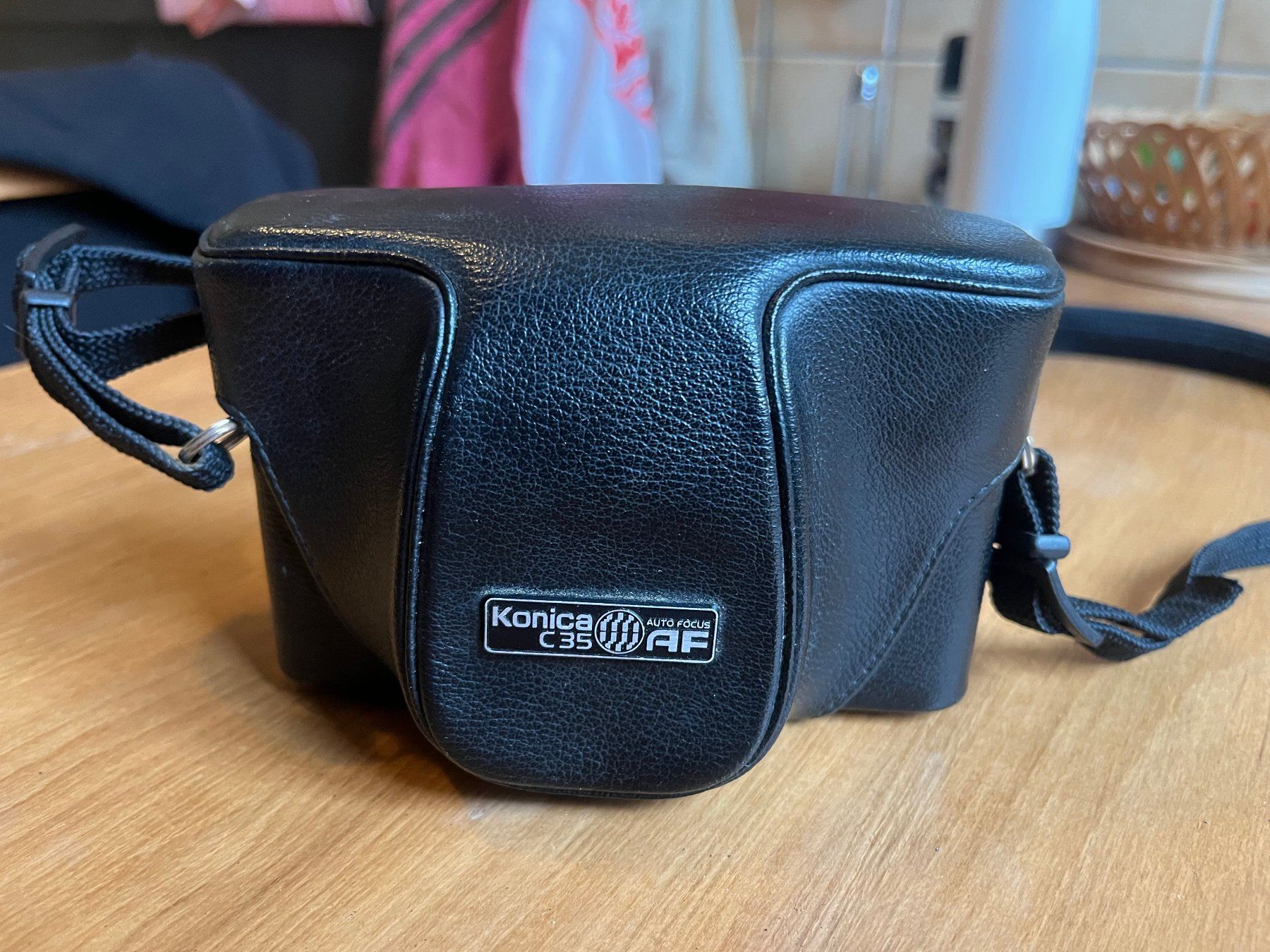 Konica Fotocamera: Konica C35 AF vintage avec flas et étui – Usato da La Chaux-de-Fonds venduto da Simone1180 6
