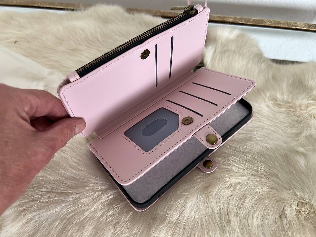 Apple Telefoni cellulari / Smartphones: Handyhülle für iPhone 15 Plus – Nuovo e nell'imballaggio originale da Rehetobel venduto da Saentis111 2