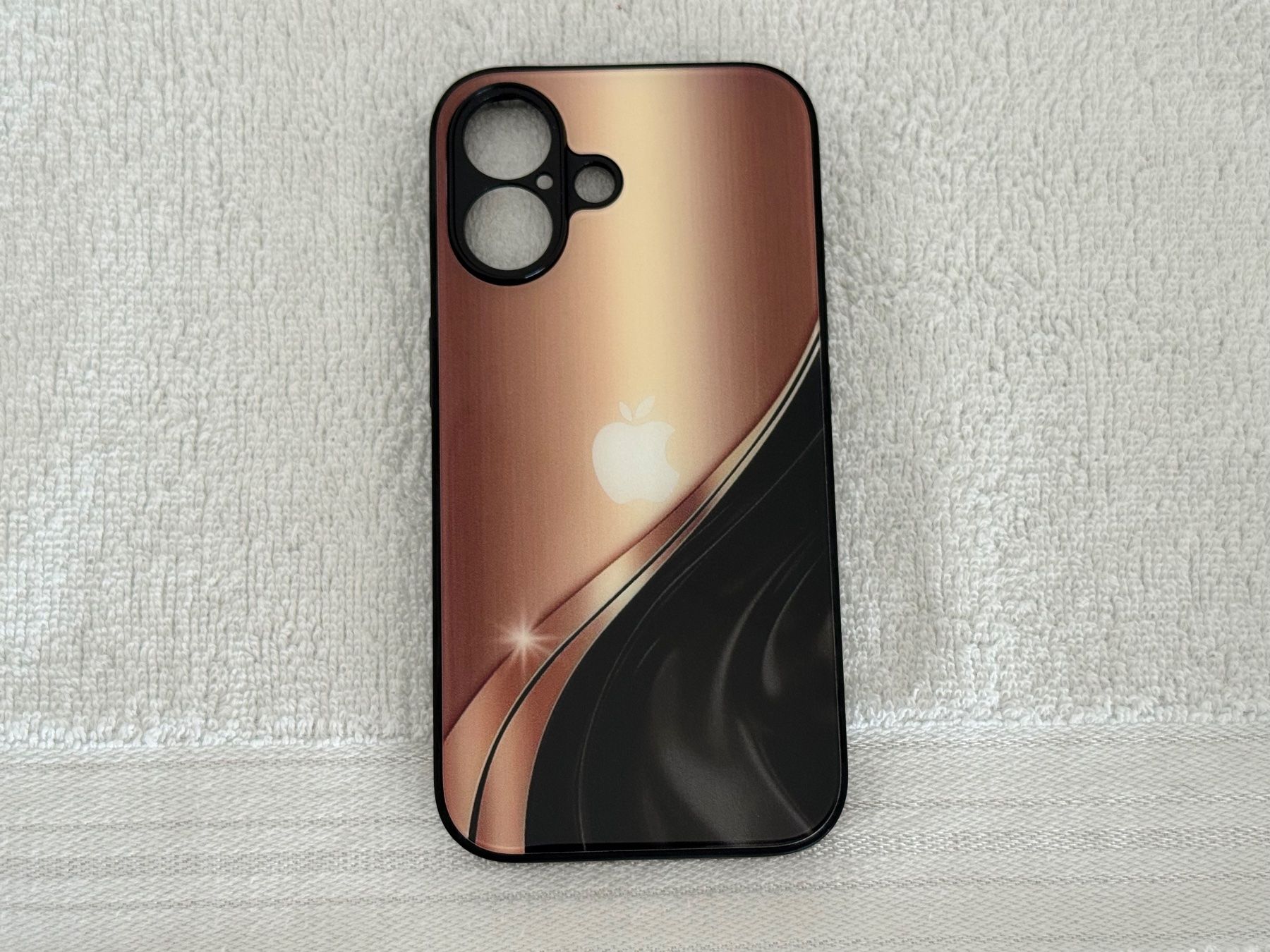 Covers & Schutzfolien: Handyhülle iPhone 16 Pro neu mit Apple Logo – Neu und originalverpackt aus Weinfelden von nimms-jetzt-schnell