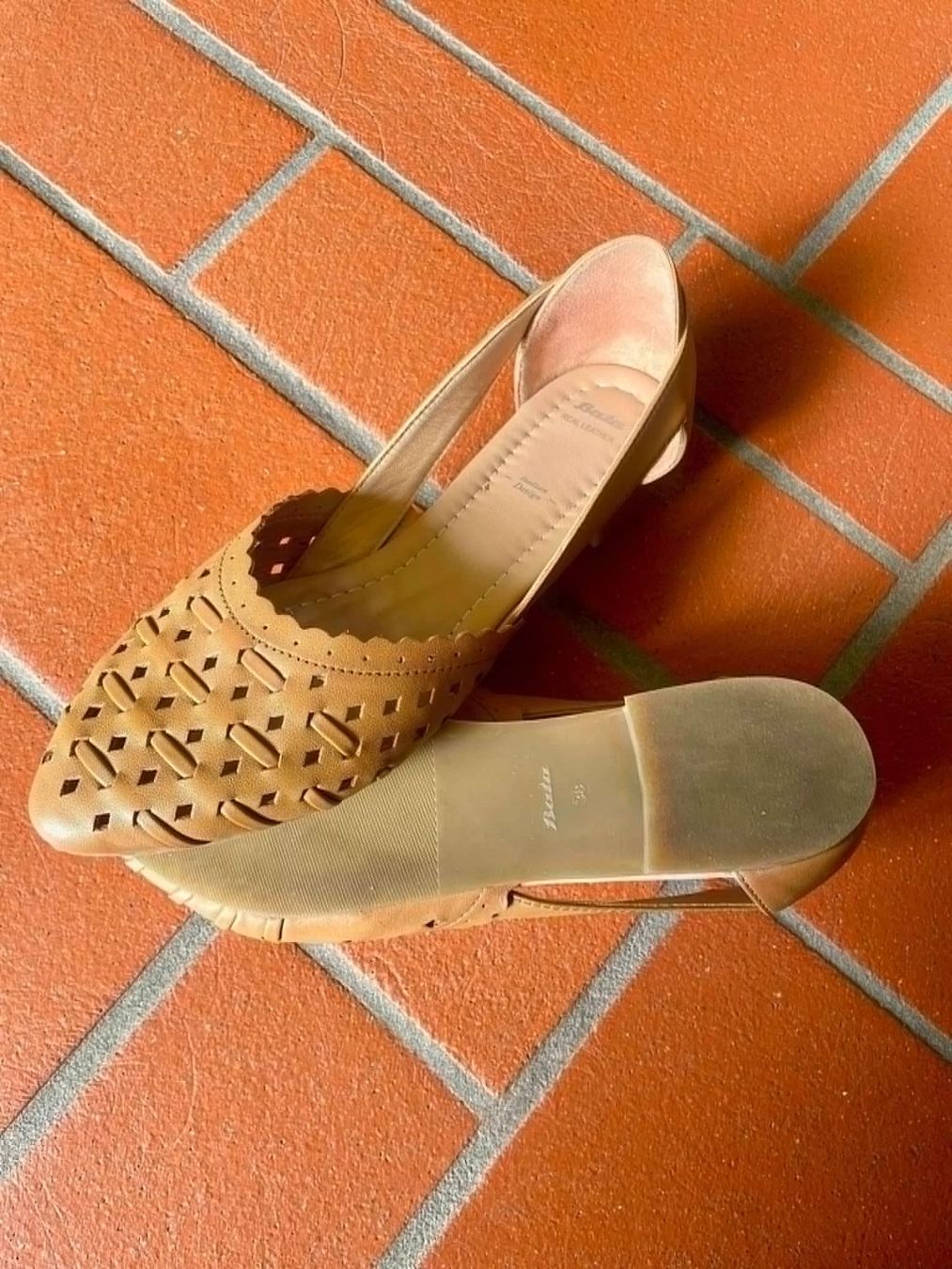Scarpe da donna: BATA Leather Ballerinas 38 – Usato da Claro venduto da sof_pkm8 2