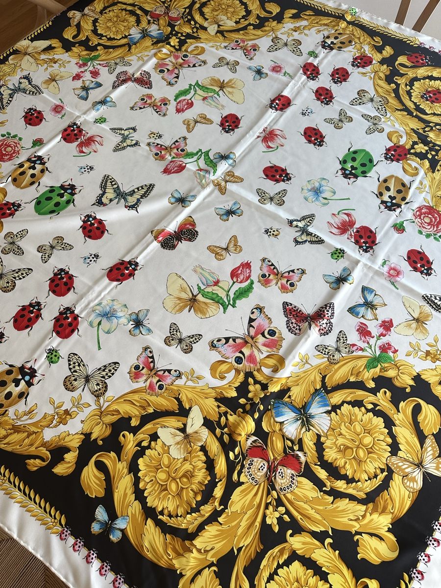 Versace Foulards, Tücher & Schals: Versace Foulard Schal Tuch – Gebraucht aus Baden von GregK02 5