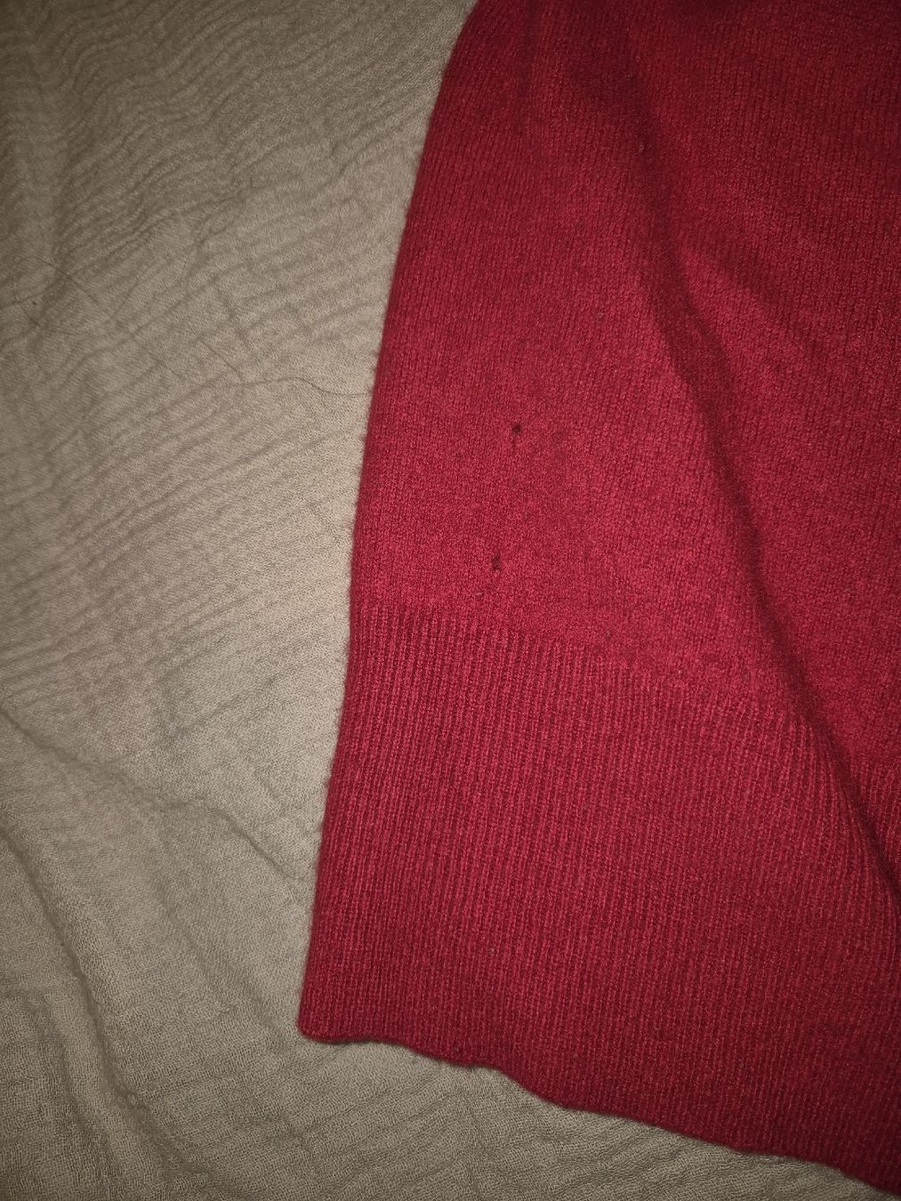 Hugo Boss Pullover & Sweatshirts: Pull BOSS col roulé en cachemire rouge – Gebraucht aus Puplinge von melodiieee 2