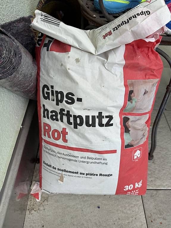Füllmaterial: Gipshaftputz  – Gebraucht aus Unterägeri von v_a_s6y8