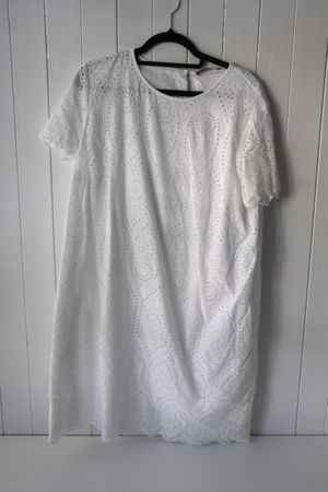 Jake's Kleid weiss mit Lochstickerei Grösse XL guter Zustand