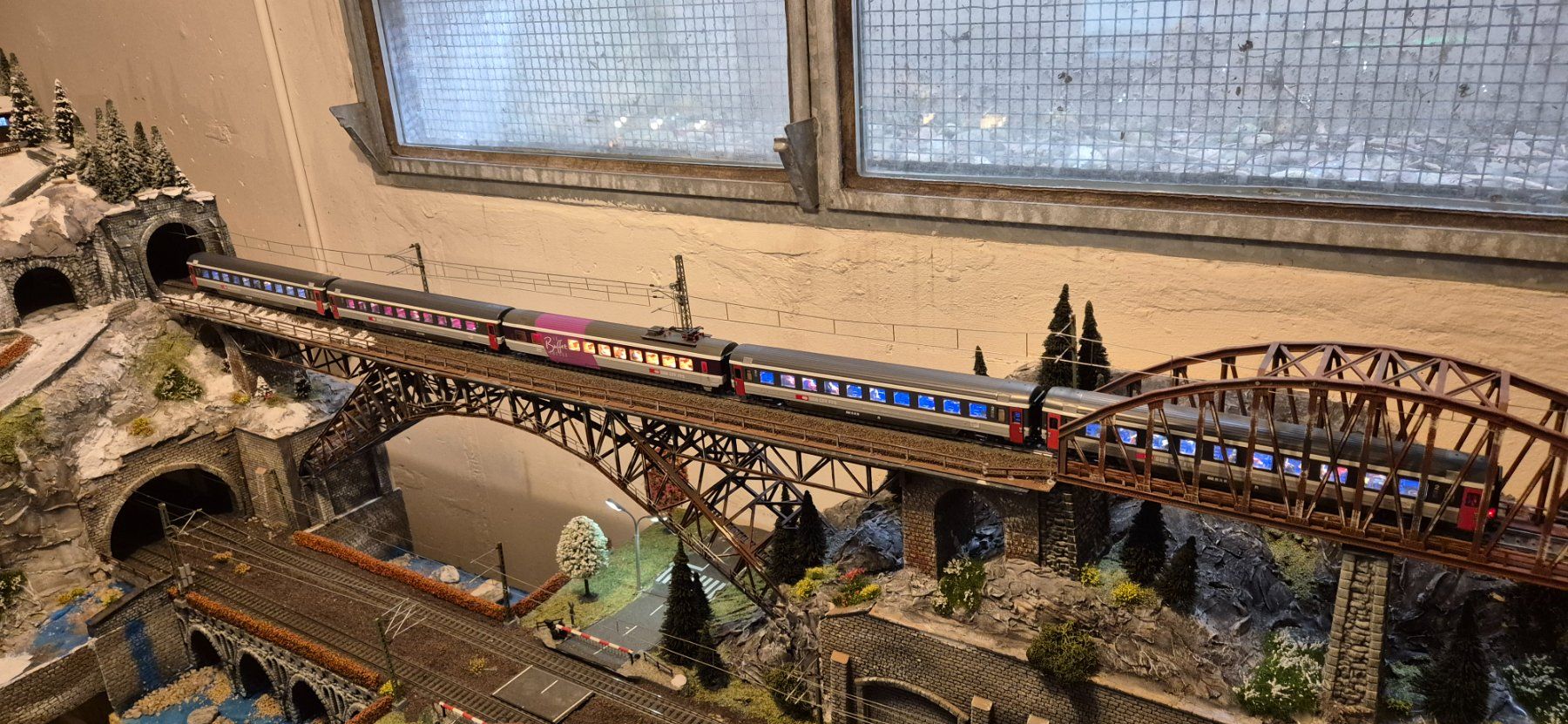 Märklin Modellini di ferrovie: Märklin SBB Schnellzug 5-teilig – Usato da Dübendorf venduto da Aki1965