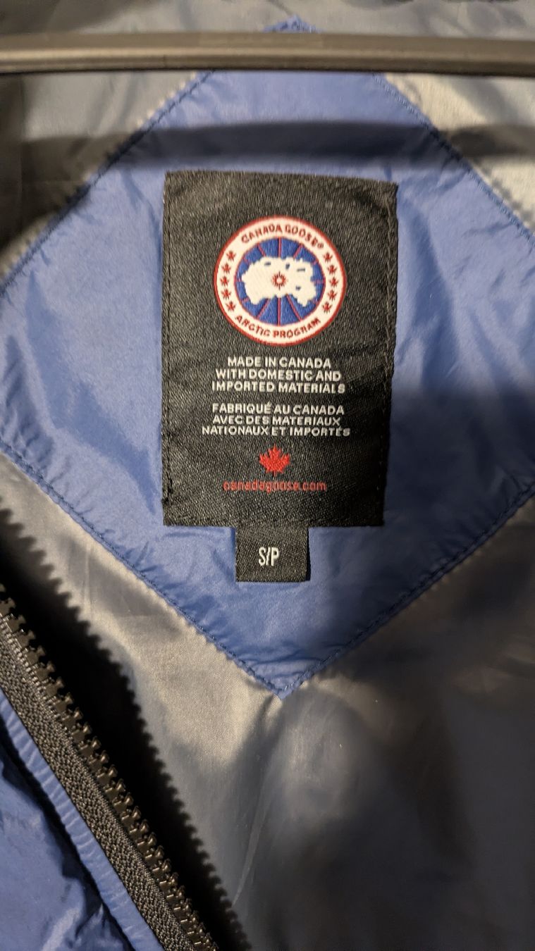 Canada Goose Cappotti: Original Canada Goose Bomber Jacket - Tempest Blue - Small – Nuovo (secondo la descrizione) da Zürich venduto da cedrium 3