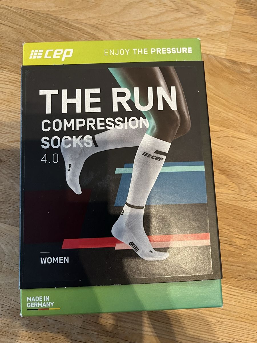 Calze: CEP The Run Compression Socks 4.0 Tall Damen – Nuovo e nell'imballaggio originale da Pieterlen venduto da deb_7vxx