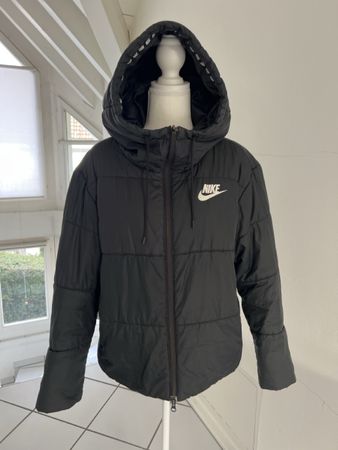 Nike Winterjacke Schwarz, Grösse M - Top Zustand!