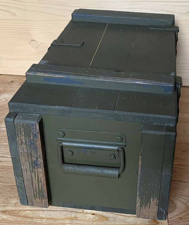 Holzkiste Nr 270 der CH Armee 4