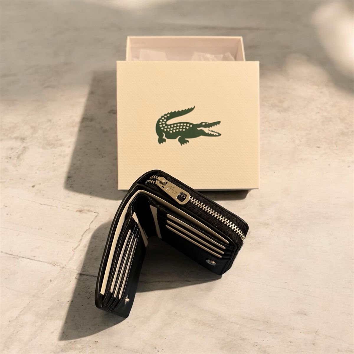 Lacoste Portamonete: Porte monnaie Lacoste – Nuovo e nell'imballaggio originale da Châtel-St-Denis venduto da Montclair_Swiss 4