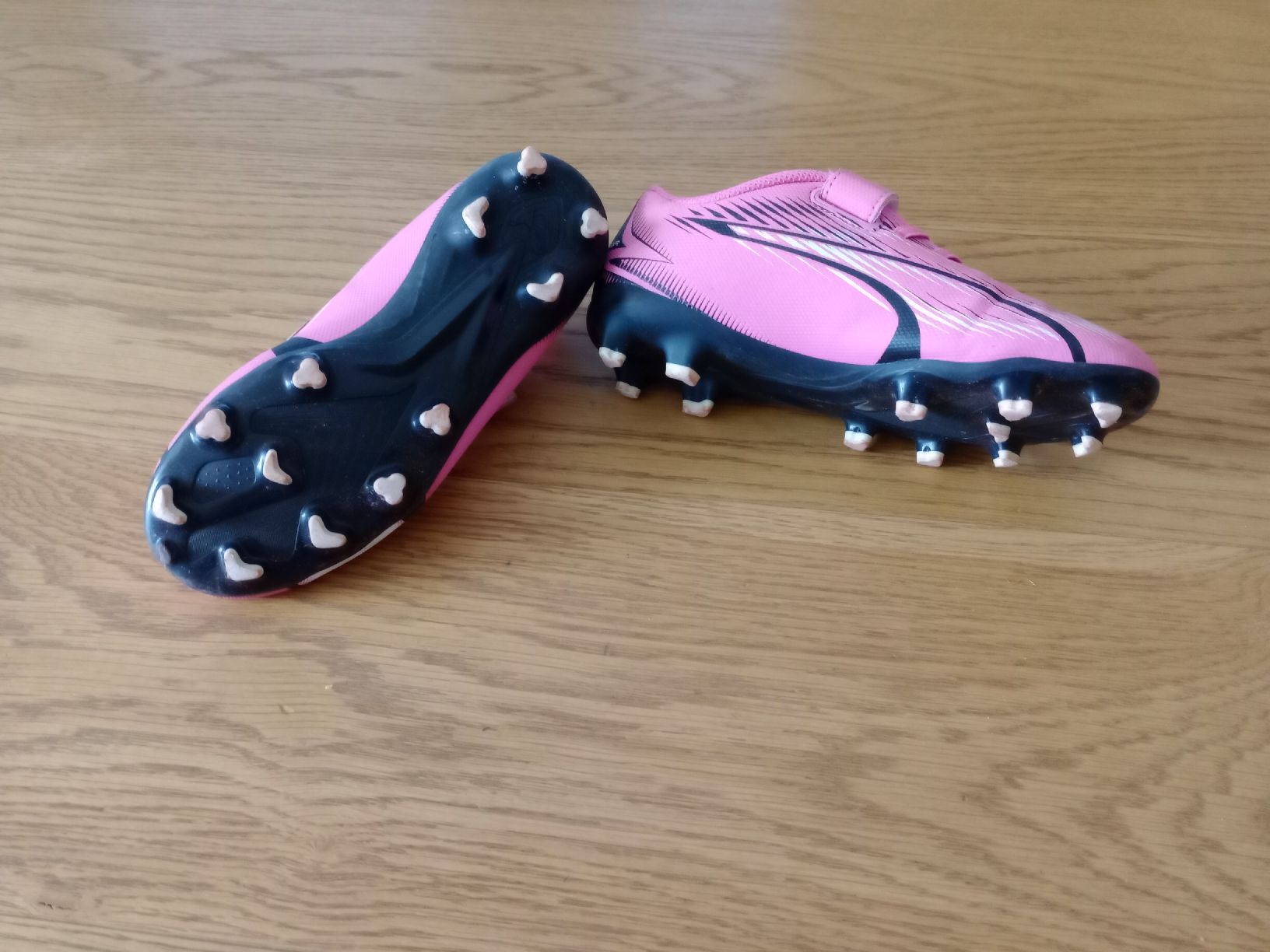 Puma Schuhe für Mädchen: Mädchen Fussball Schue 32 – Gebraucht aus Glattpark (Opfikon) von drucci 1