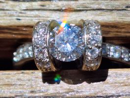 Ring Weissgold 18K (punziert 750) 0.93 ct. Diamanten TW, VS1
