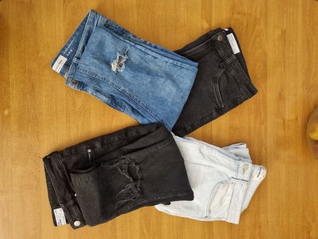 Lot de 4 Jeans déchirés taille 42 Bershka et Pull & Bear
