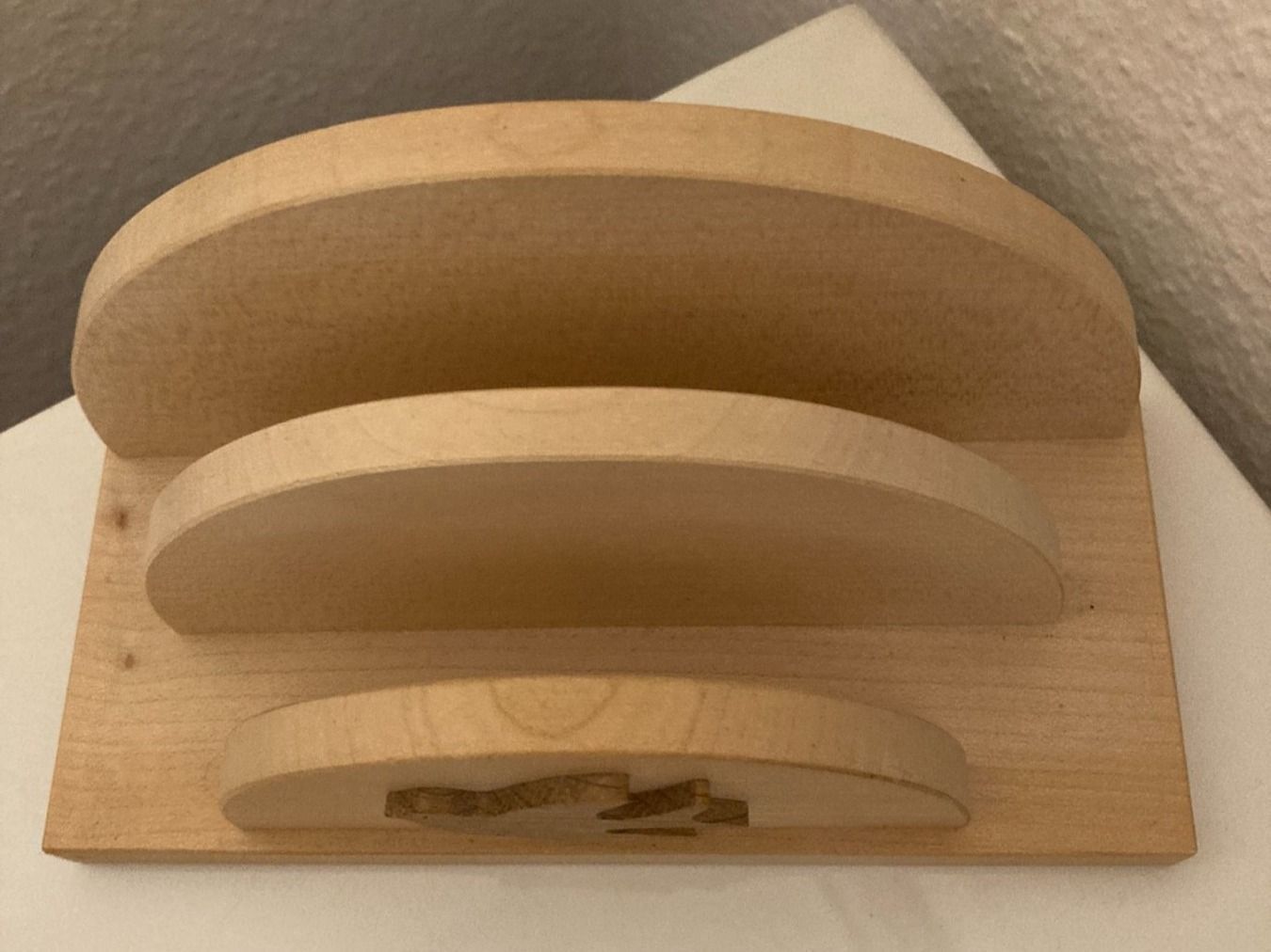 Wandhalterungen: Brief oder Serviettenhalter aus Holz(Nr.8) – Gebraucht aus Wallisellen von ASZT 2