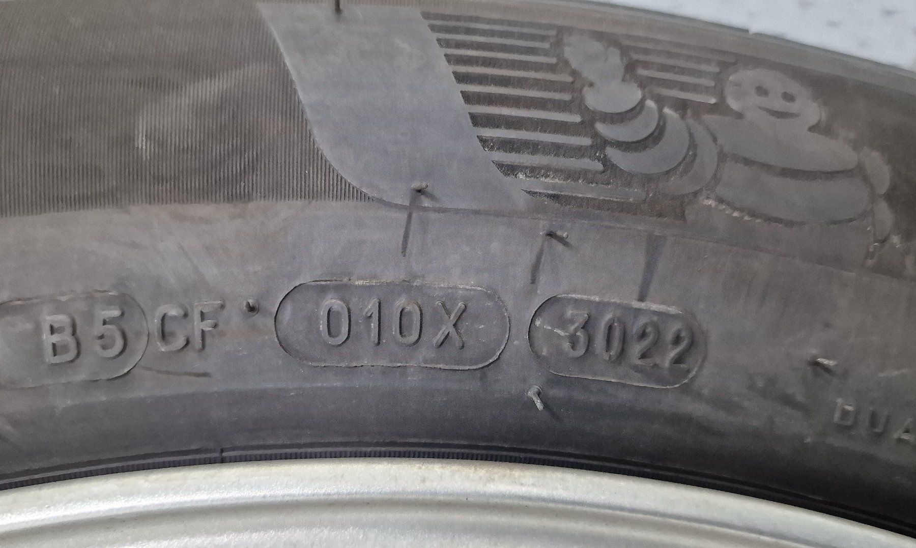 Land Rover Pneumatici & Ruote complete: Original Range Rover Kompletträder – Usato da Buchs ZH venduto da aduani 3