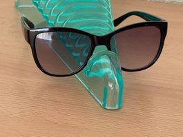 Cat-eye NADA EYEWEAR Sweden /NP45CHF Stil Louis Vuitton