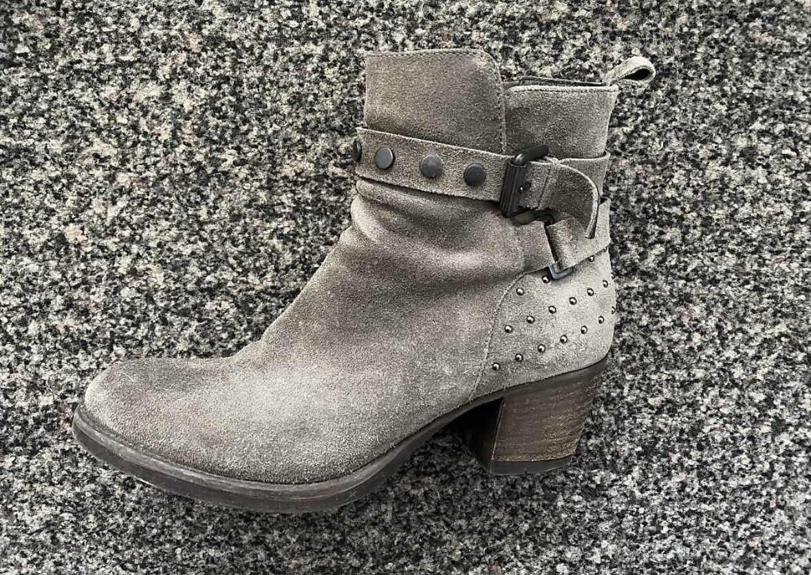 Damenschuhe: Graue Stiefeletten – Gebraucht aus Embrach von ale_v5qn