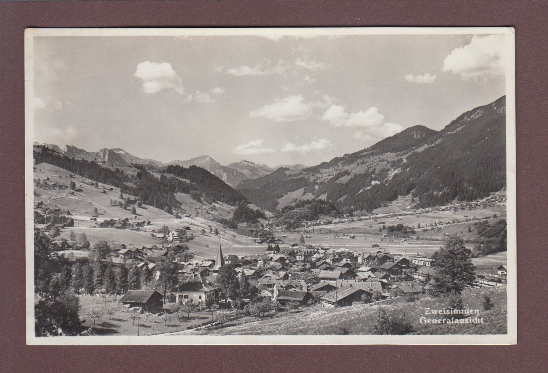 Cartoline postali: ZWEISIMMEN - Generalansicht // leichte Falte // – Usato da Pully venduto da nicecards