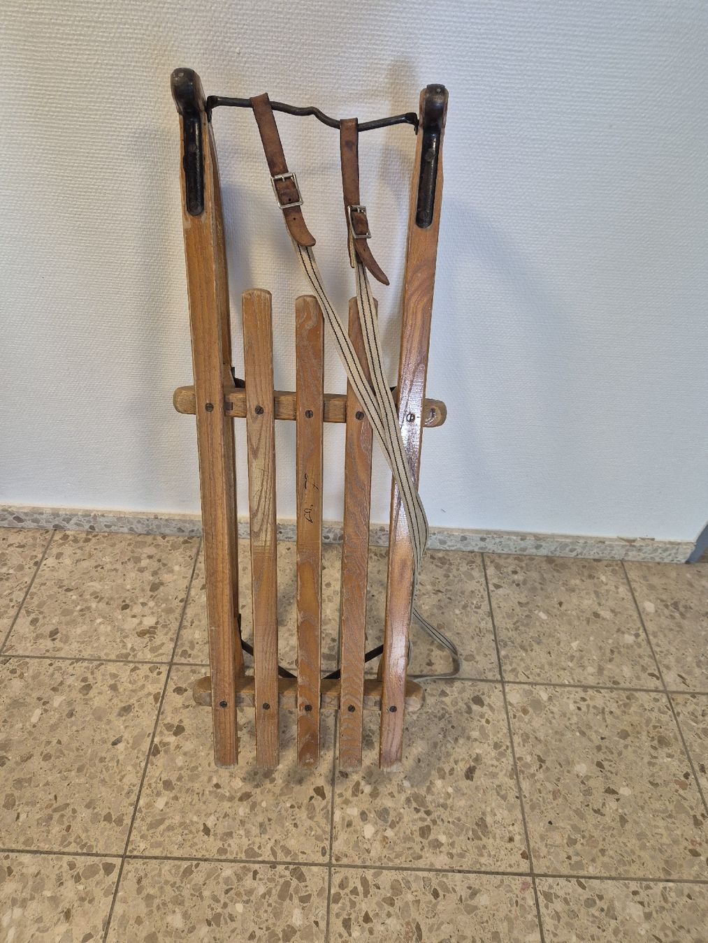 Slitta: Holzschlitten mit Seilen  – Usato da St Gallen venduto da nelsonr01 2