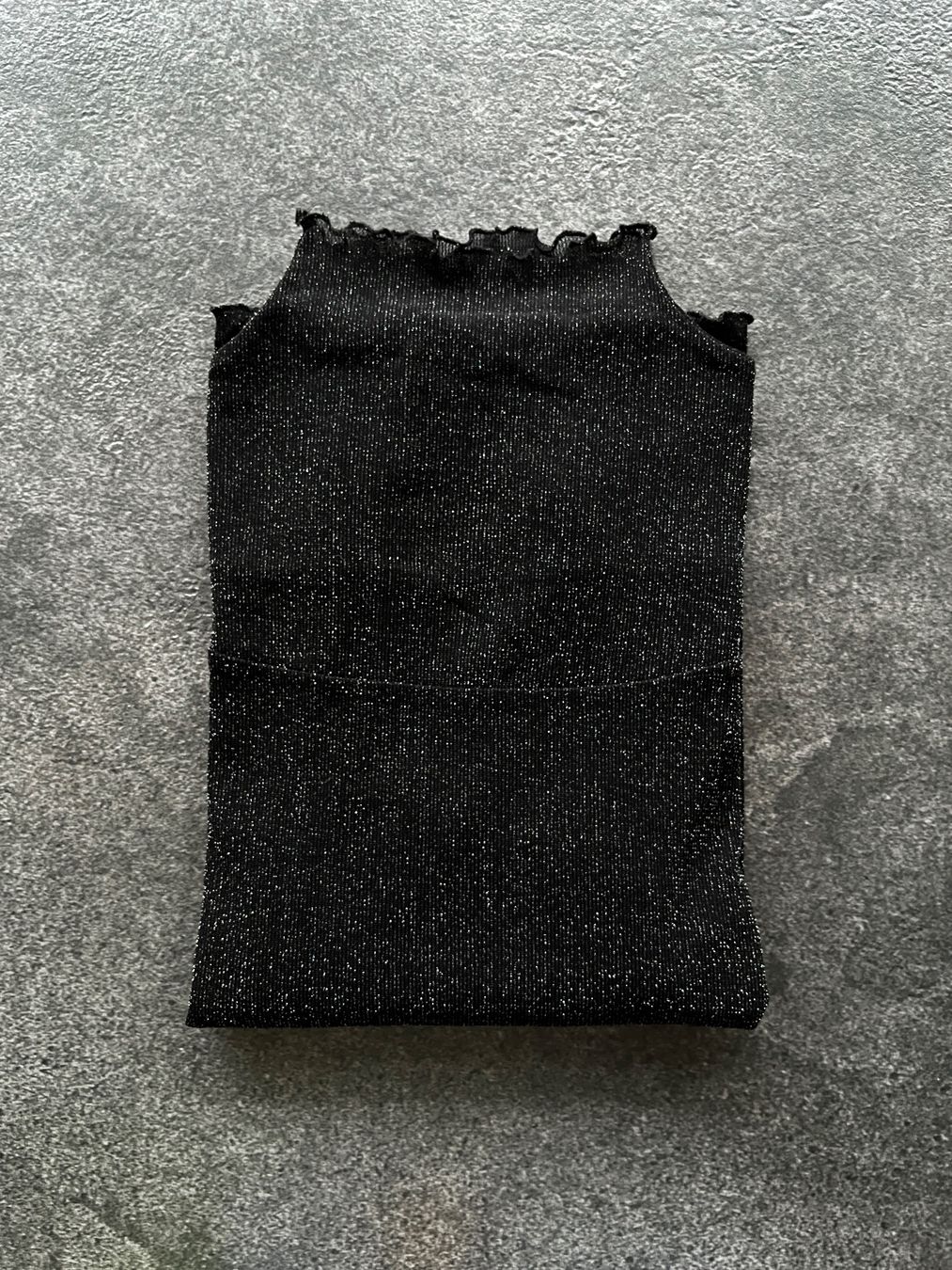Top: Damen Langarmshirt, halbtransparente Schultern - Größe S – Usato da Kilchberg ZH venduto da Ch.C 9