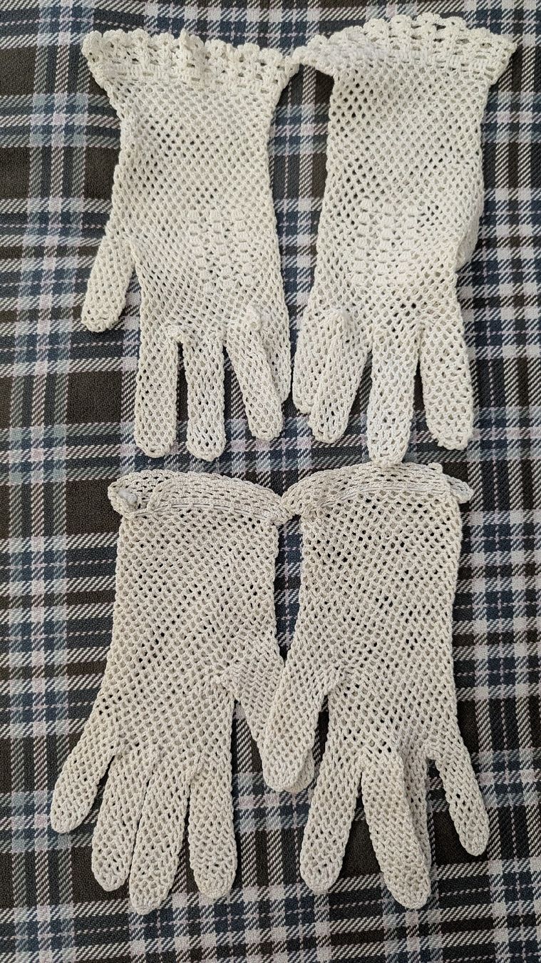 Gants & mitaines : Gehäkelte Sommerhandschuhe weiss 2 Paar – D'occasion à Basel par Efnisien