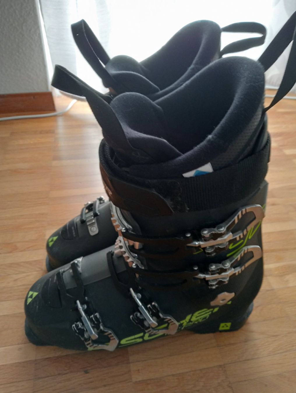 Fischer Scarpe da uomo: Fischer Skischuhe  Gr. 27-27.5 – Usato da Rüfenacht BE venduto da anemask