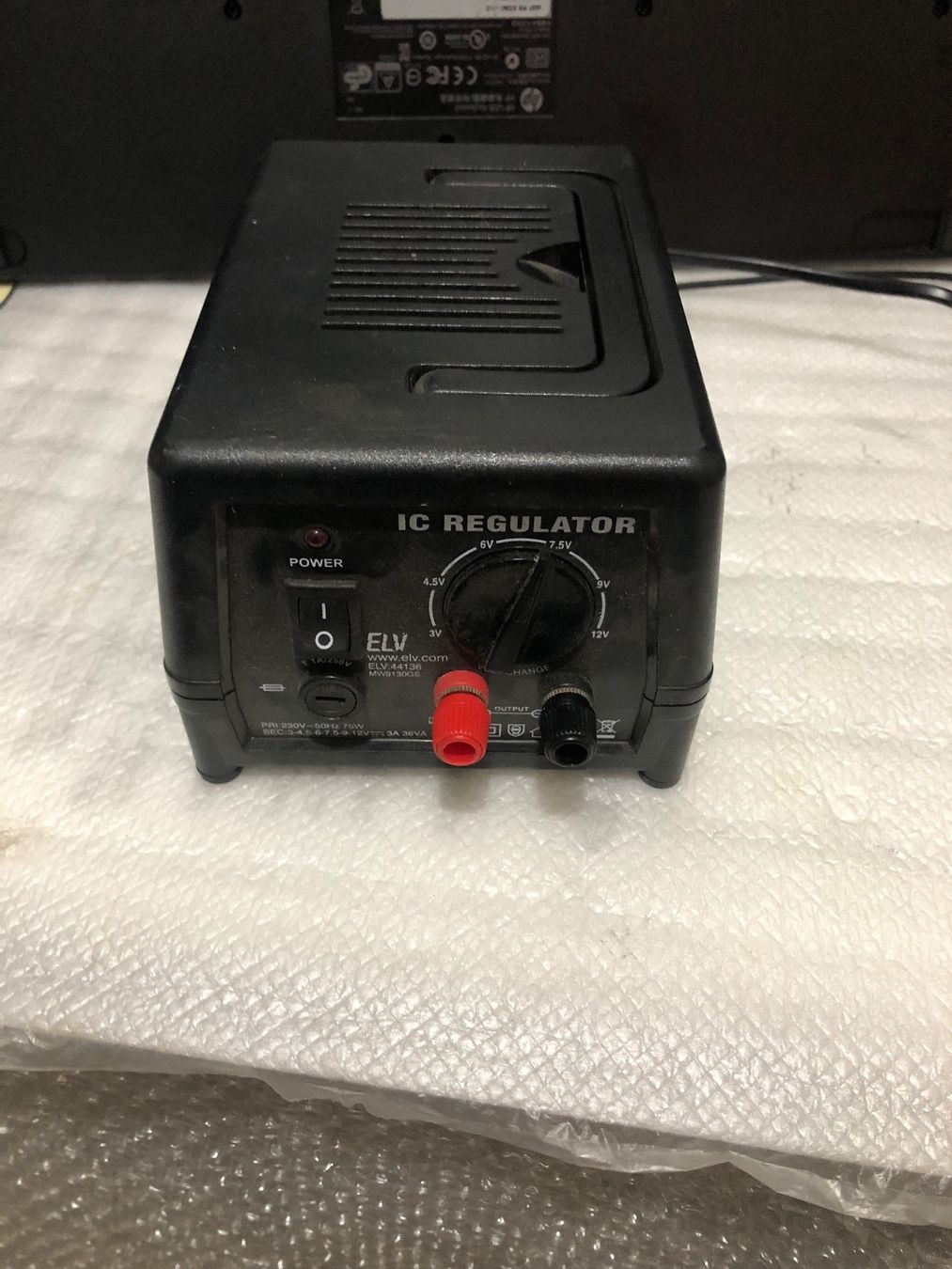 Composants électroniques: Power supply 3-12v  3A – D'occasion à Biel-Bienne par alos07