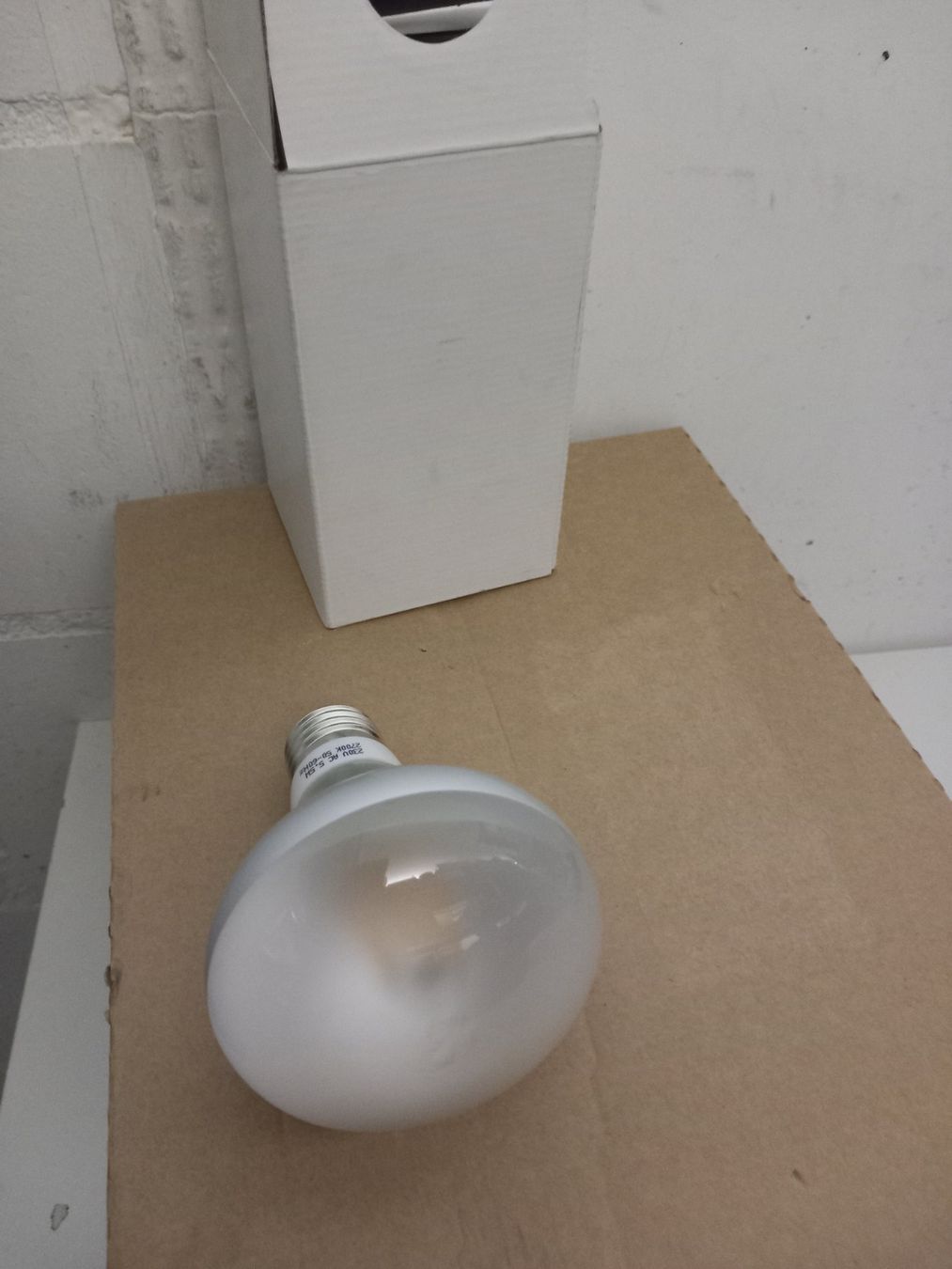 Lampen: LCC Reflektorspot E27. 5,5W 2700K dimmbar – Neu und originalverpackt aus Thun von Beroshop
