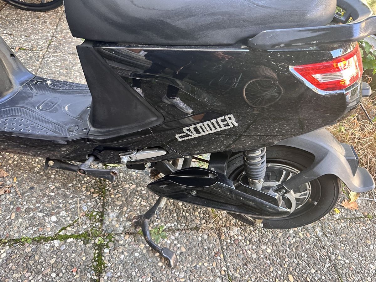 Scooter: E-Scooter schwarz Elektro-Roller  – Difettoso da Basel venduto da mad_q2sc 2