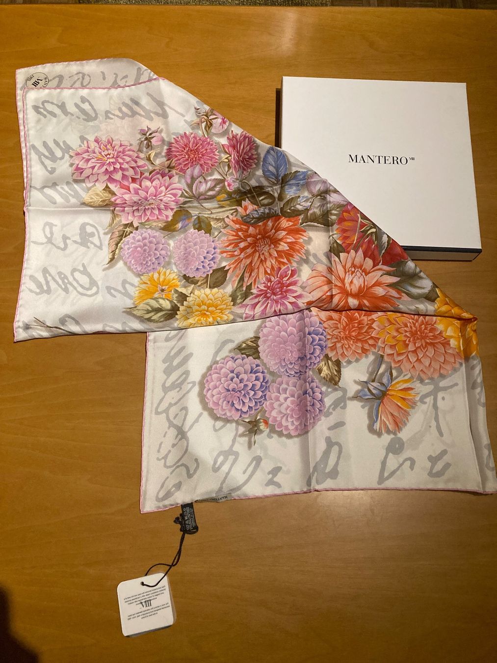 Foulard & Sciarpe: Foulard Mantero in seta – Nuovo e nell'imballaggio originale da Bern venduto da Sumo_Recordings 1