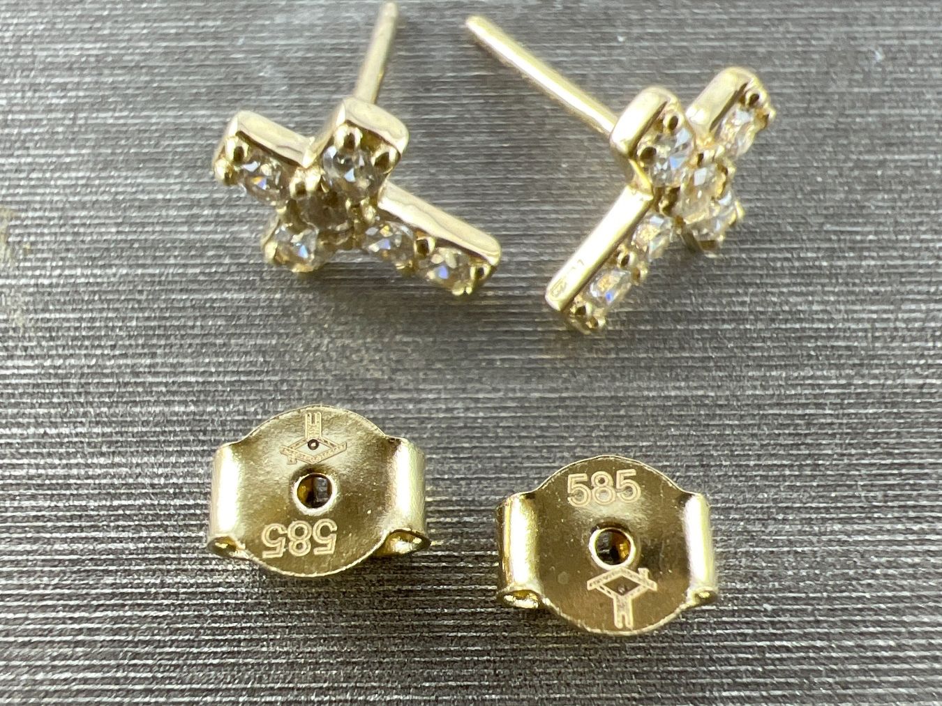 Ohrringe & -stecker: Ohrstecker 585 Gold – Gebraucht aus Niederuzwil von leo_8857 1