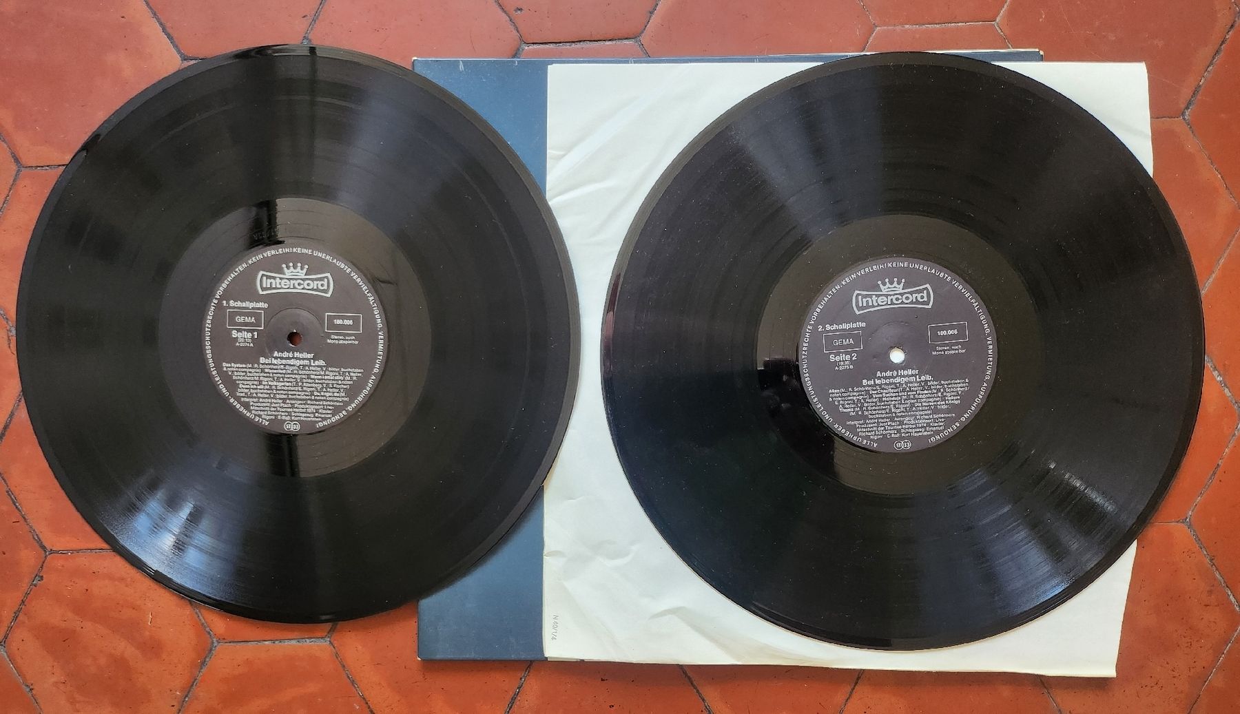 Dischi in vinile: André Heller 4 LPs inkl. Doppel-LP Bei lebendigem Leib – Usato da Zürich venduto da BAENZERINO 5