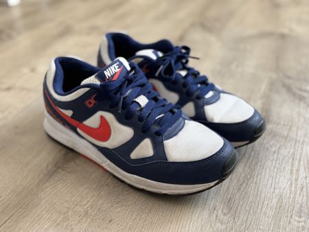 Nike Air Schuhe Grösse 43, Navy/Weiss/Rot, Top Zustand!