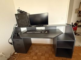 Gaming Tisch 