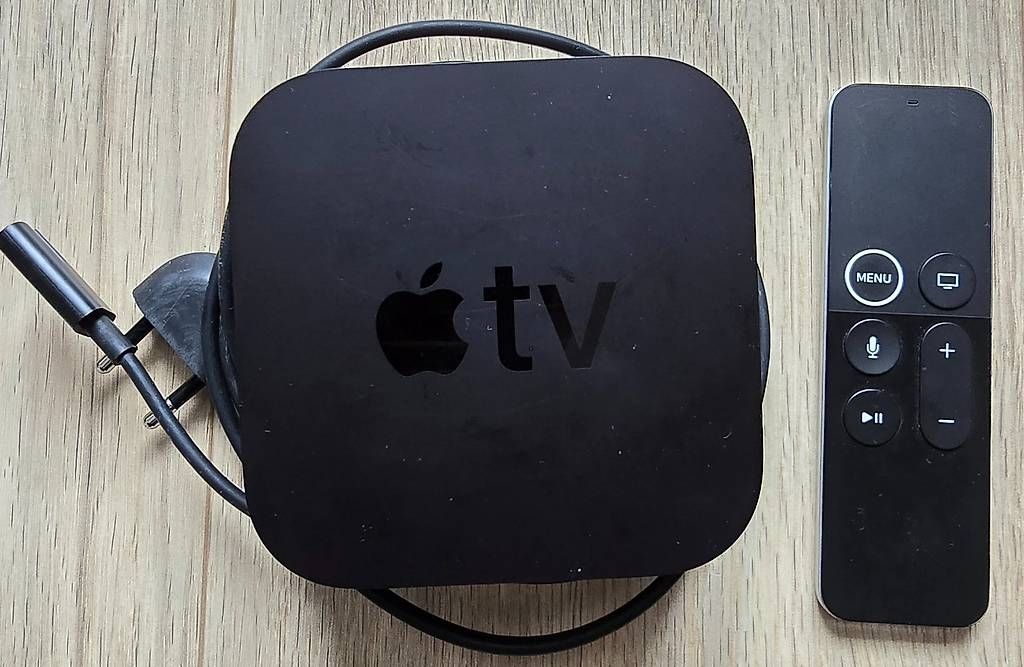 Apple Multimediaplayer & Streamer: Apple TV Box – Gebraucht aus Bern von Gloeis