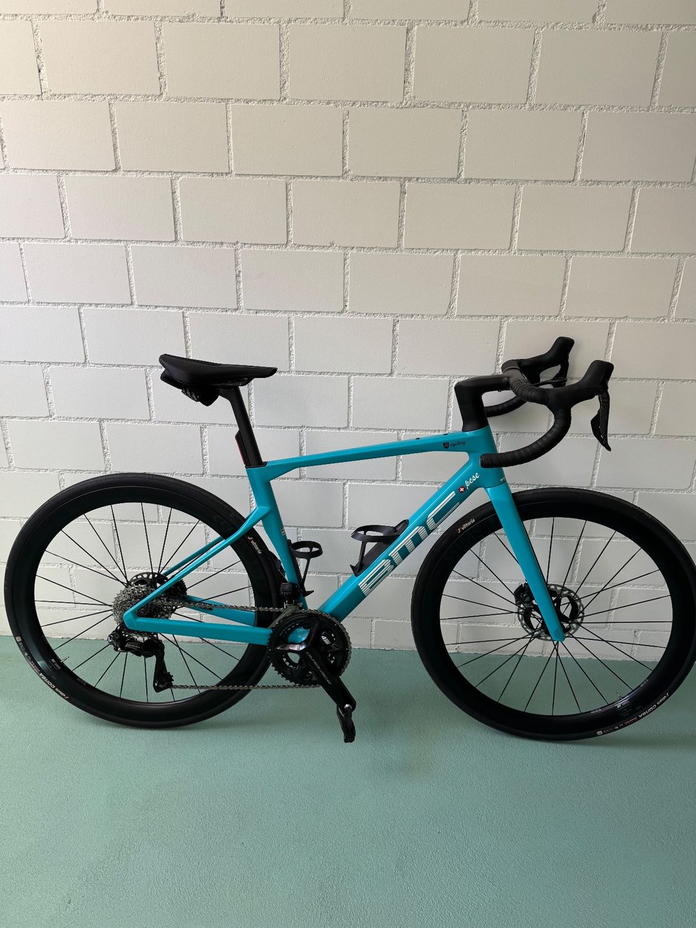 BMC Biciclette: Rennrad BMC Roadmachine 01 Three, Türkis – Usato da Buttikon venduto da sennba
