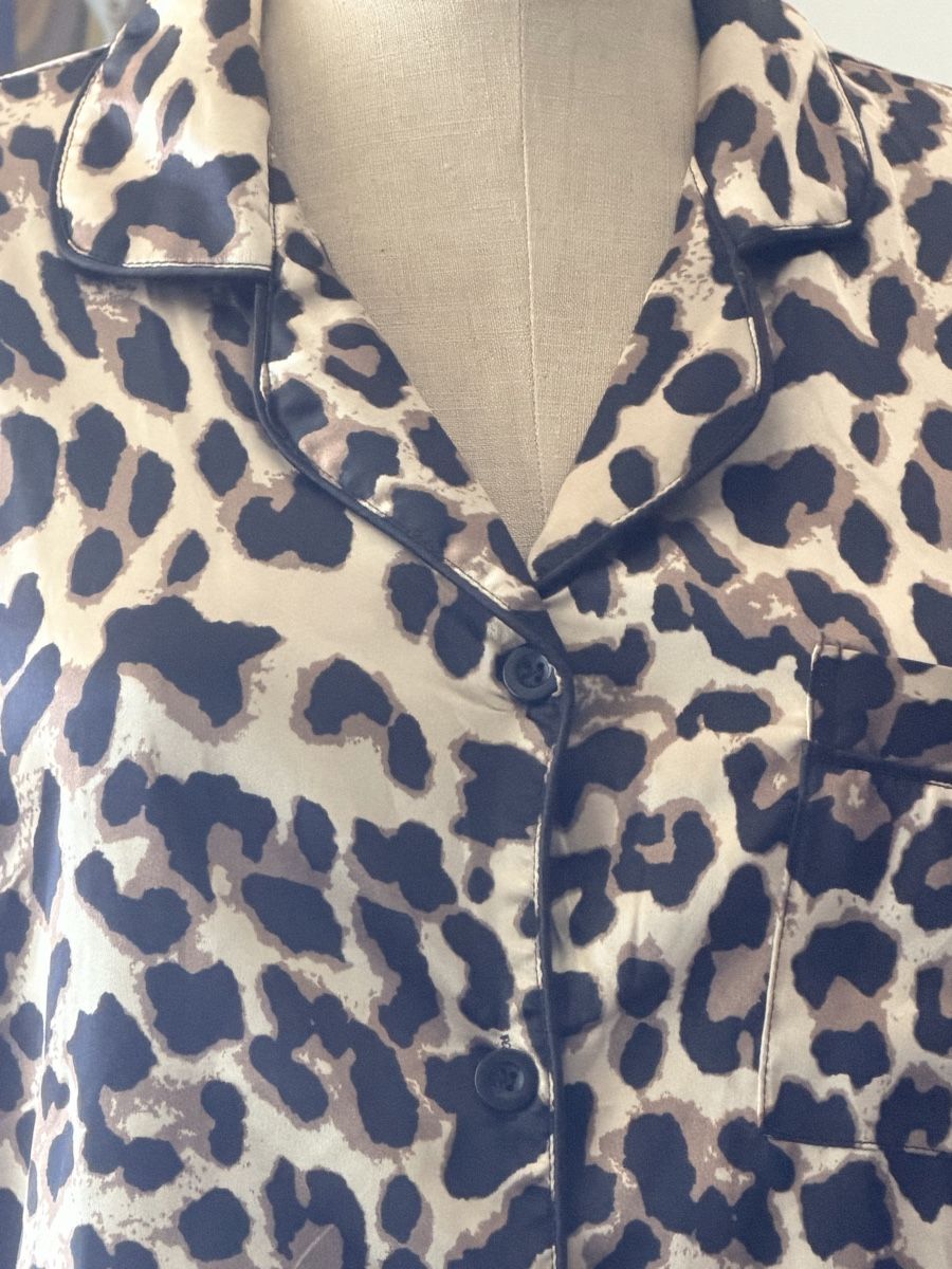 Negligees & Pigiami: Chic Leopard Print Short Sleeve Pyjama Shirt – Usato da Bouveret venduto da dou_g8q7 1