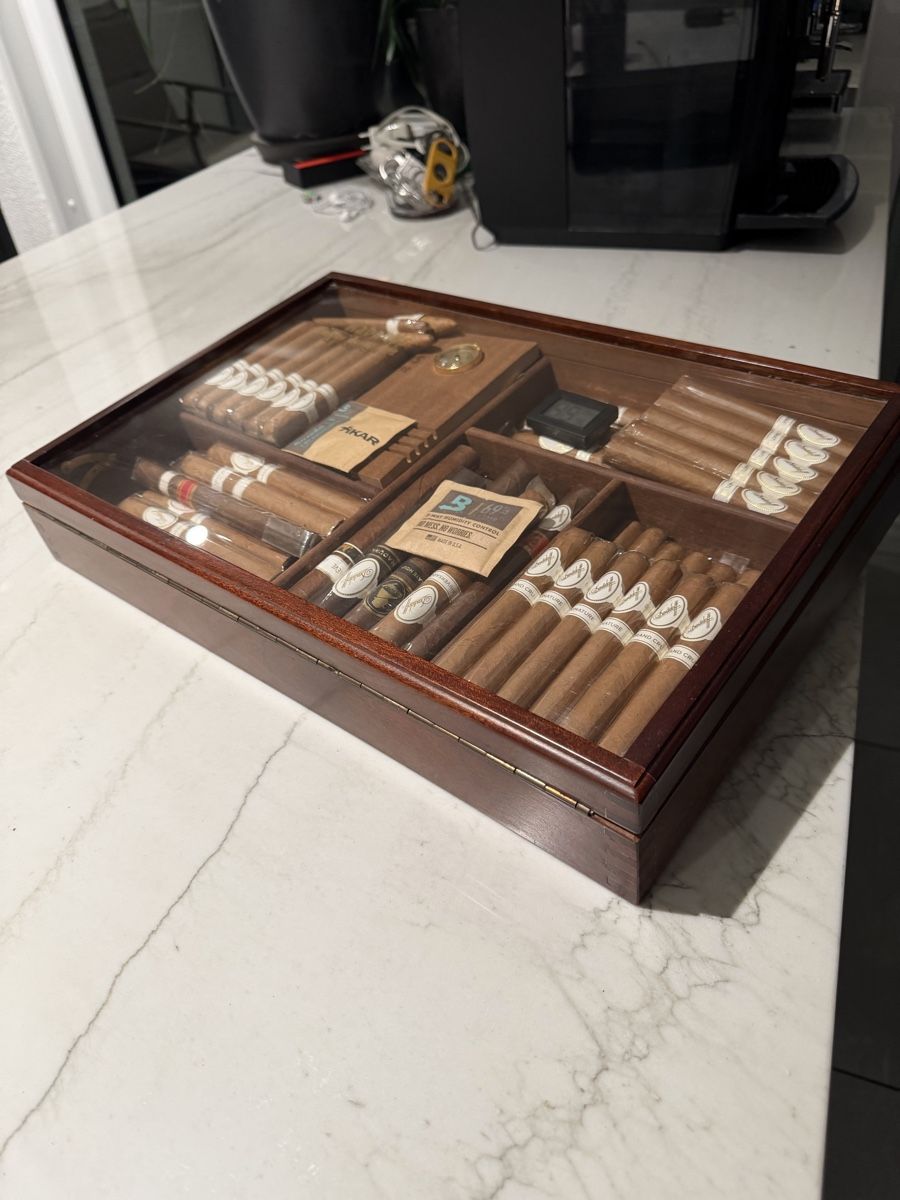 Humidor per sigari: Humidor mit 75 Davodoff Zigarren – Usato da Safenwil venduto da Corahund 3