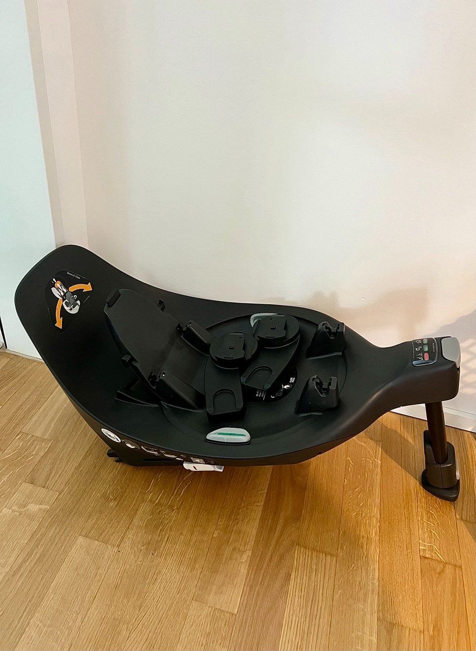 Cybex Seggiolini per auto: CYBEX Cloud Z Plus i-Size mit Isofix Station – Usato da Baar venduto da 4ernova_larisa 1