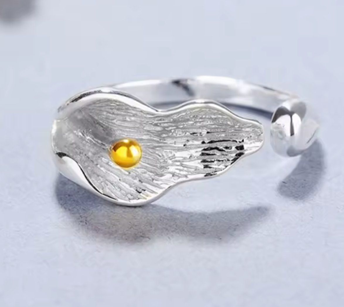 Ringe: Lotus-Ring Versilbert Grössenverstellbar – Neu und originalverpackt aus Eschenbach SG von ...- 1