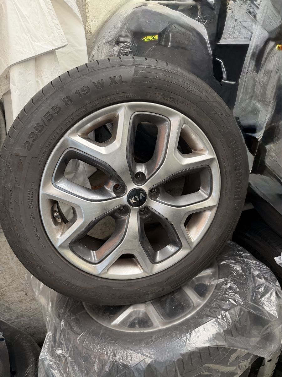 Kia Automobili: Kia Sorento 235/55 R19 – Usato da Lachen SZ venduto da mima41