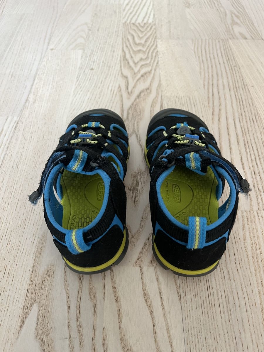 Keen Scarpe per ragazzi: Kinder Sandalen KEEN Grösse 31 – Usato da Ennetbaden venduto da Nala05