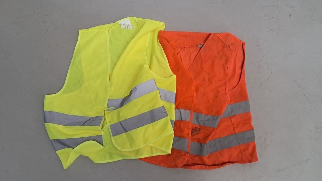 Tutti pezzi di ricambio auto: Pannen-und Absicherungs-Set – Usato da Alpnach-Dorf venduto da Hess-Automobile 3