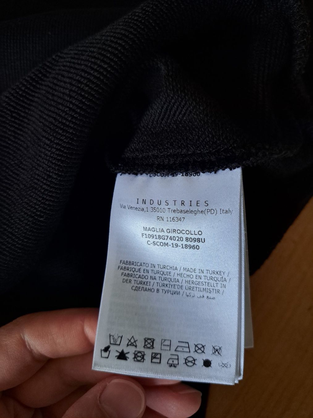 Moncler Maglioni & Felpe: Moncler Pullover schwarz Grösse M neuwertig – Usato da Greifensee venduto da Tobuyandsell 3