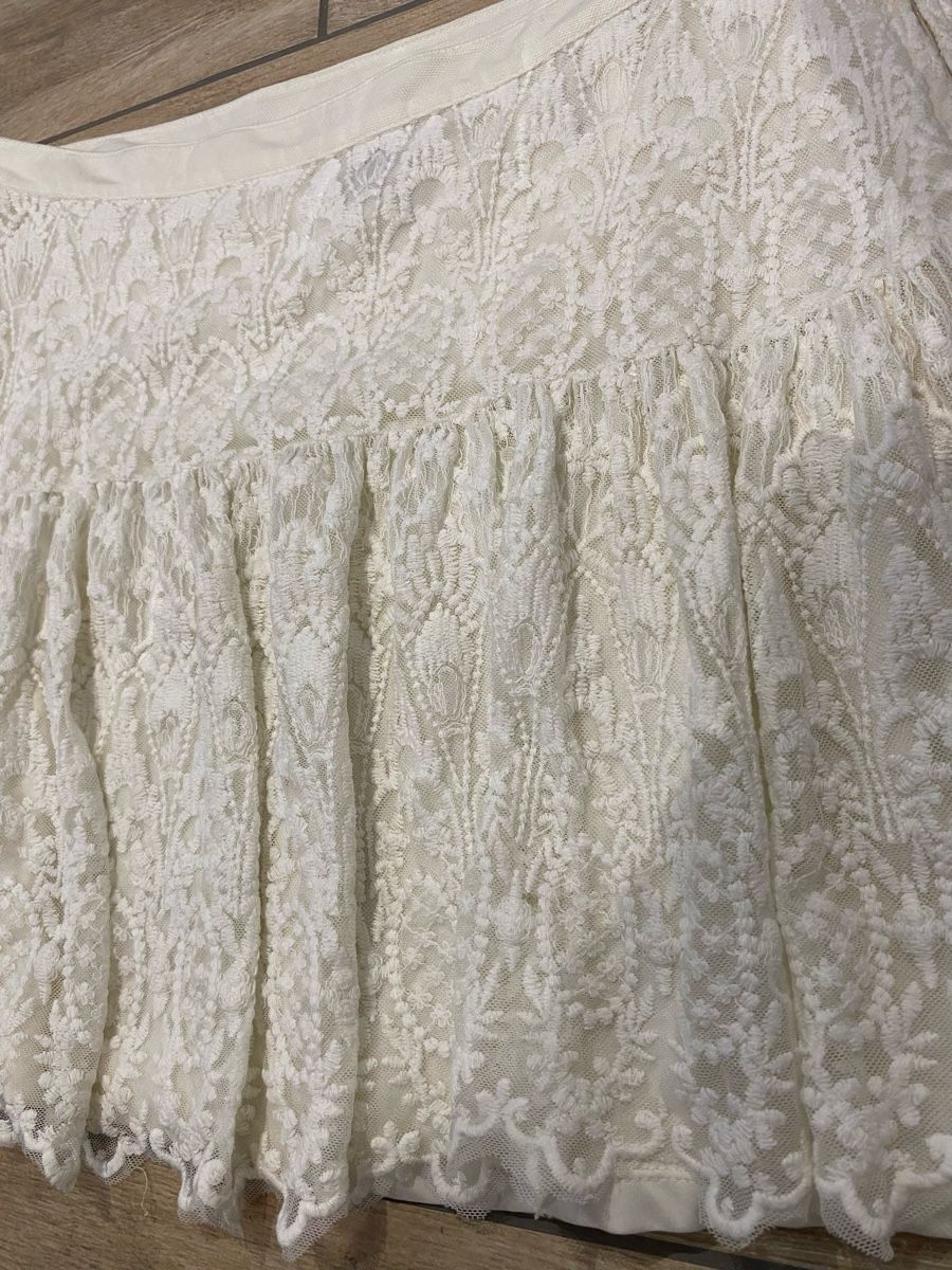 H&M Röcke: Minirock weiss Spitzen Grösse 44 – Gebraucht aus Hausen AG von corinne_g 1