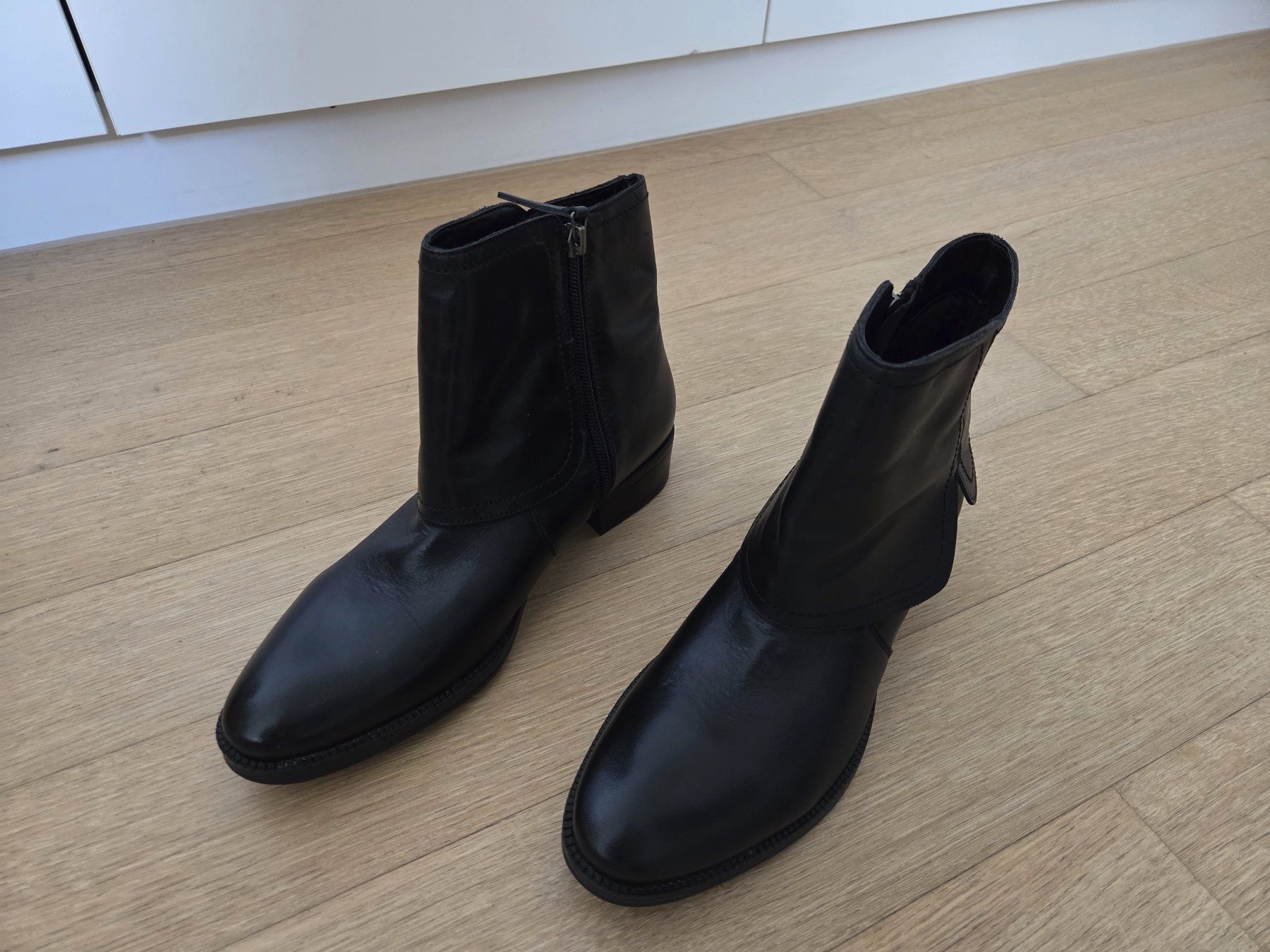 Geox Scarpe da donna: Bottines en cuir Geox noires Pointure 39 - NEW – Nuovo (secondo la descrizione) da Carouge GE venduto da Franllo