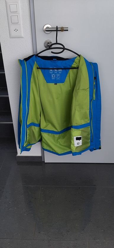 Vestes: Jacke – D'occasion à Moosleerau par Oberland 2