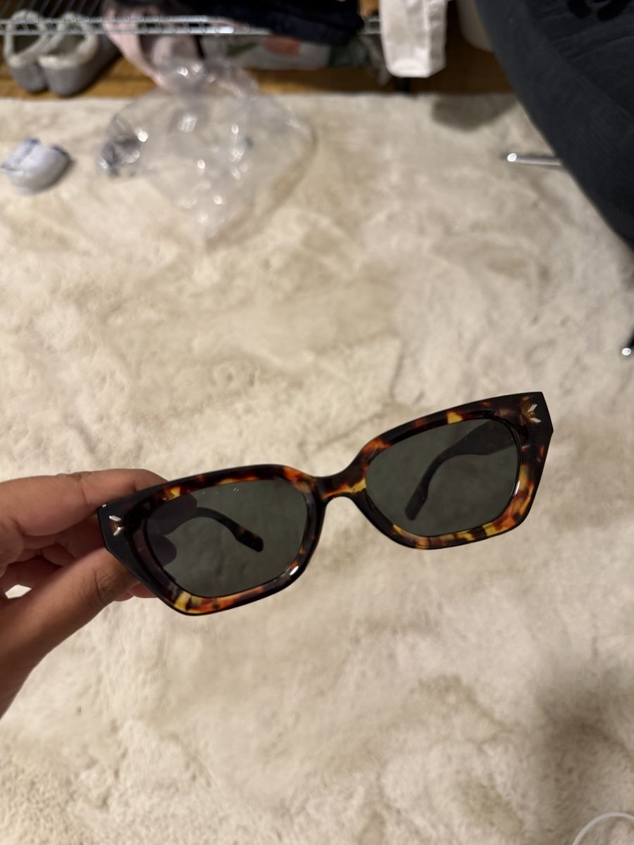 Lunettes & Verres: Sonnenbrille – D'occasion à Basel par sid_dem