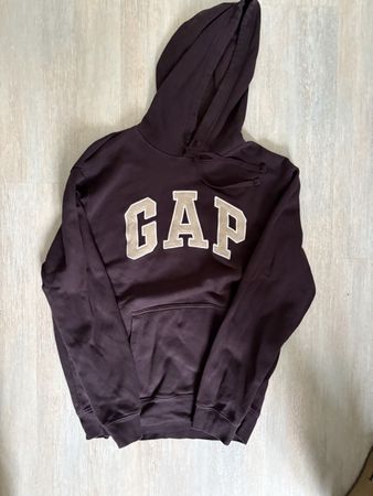 GAP Hoodie Size L - Cozy & Stylish Fall Essential!